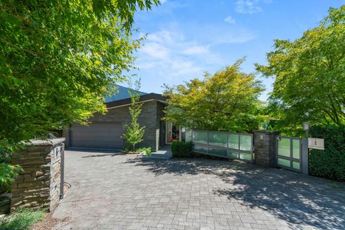 98 Bonnymuir Dr, West Vancouver, BC, V7S1L2 | Card Image