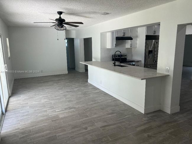 5440 Lincoln St, House other with 3 bedrooms, 2 bathrooms and null parking in Hollywood FL | Image 4