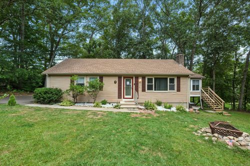 8 Sycamore Rd, Niantic, CT, 06357-1424 | Card Image