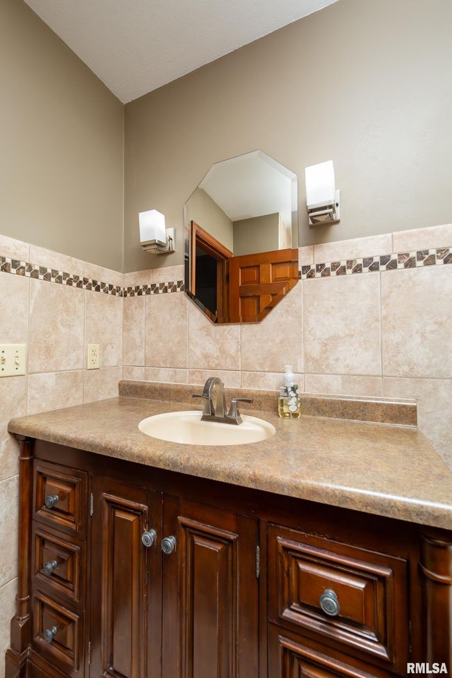 4902 106 Th Ave, House other with 3 bedrooms, 3 bathrooms and null parking in Milan IL | Image 22