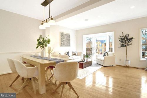 2019 N Buchanan Ct, Arlington, VA, 22207-2089 | Card Image