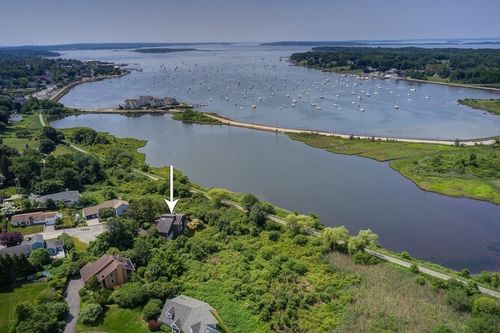 25 Fort Hill Rd, Bristol, RI, 02809-1704 | Card Image