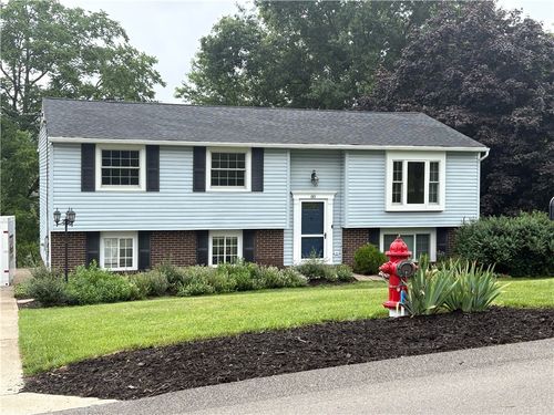 80 Phillips Ln, Mc Kees Rocks, PA, 15136-1074 | Card Image
