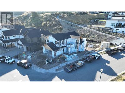 5557 Foothill Crt, House other with 6 bedrooms, 5 bathrooms and 5 parking in Kelowna BC | Image 1