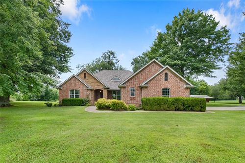 210 Lee Ann Way, Prairie Grove, AR, 72753-8607 | Card Image