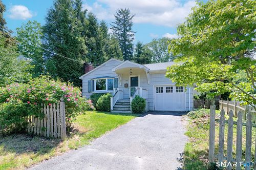 1099 Merritt St, Fairfield, CT, 06825-1531 | Card Image