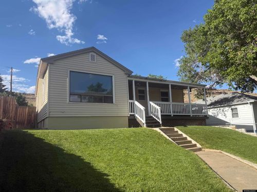 807 High St, Rawlins, WY, 82301-4755 | Card Image