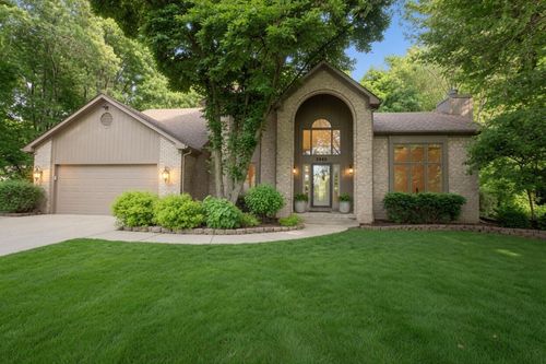 6985 Springcrest Ct, Clarkston, MI, 48346-1075 | Card Image
