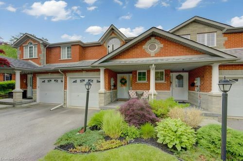 69 Troy St, Kitchener, ON, N2H1L9 | Card Image