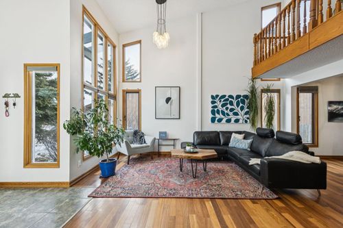 {{alt}} | Card Image