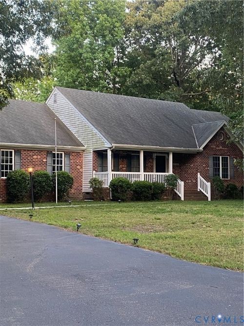 8304 Elizabeth Ann Dr, Mechanicsville, VA, 23111-6094 | Card Image