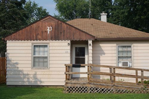 608 12th Ave, Sterling, IL, 61081-2713 | Card Image