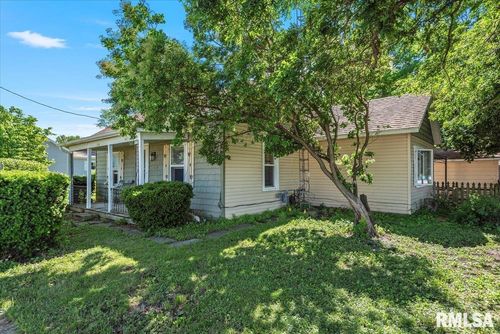 213 West St, Franklin, IL, 62638-4911 | Card Image