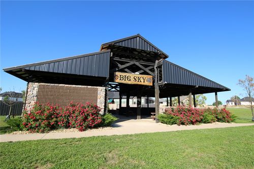 951 Gallatin St, Bentonville, AR, 72712-4389 | Card Image