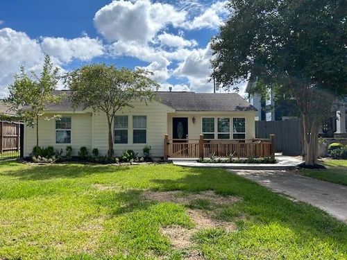 1635 Chippendale Rd, Houston, TX, 77018-5109 | Card Image