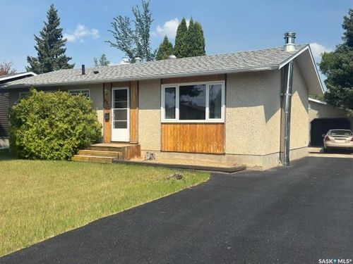 8921 19th Ave, North Battleford, SK, S9A2V8 | Card Image