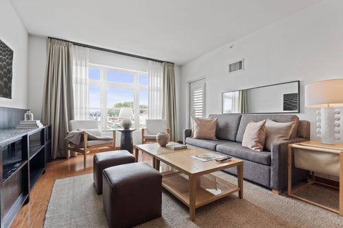 unit-226227-600 W Water St, New Buffalo, MI, 49117-1903 | Card Image