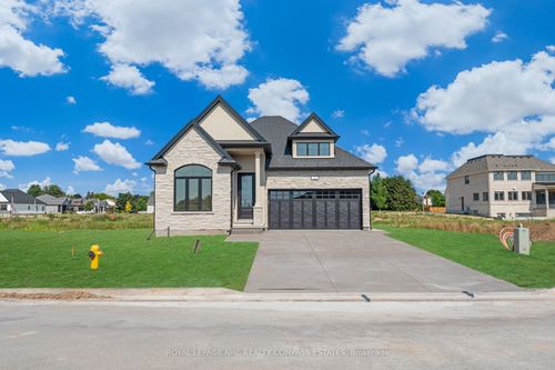 35 Oakley Dr, Niagara on the Lake, ON, L0S1J0 | Card Image