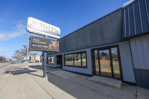 1213 Broadway St, Alexandria, MN, 56308-2531 | Card Image
