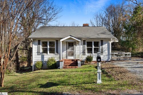 102 Aladdin St, Greenville, SC, 29609-4104 | Card Image