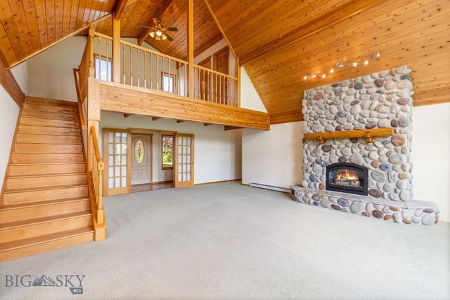 Living area/stairs to loft | Image 14