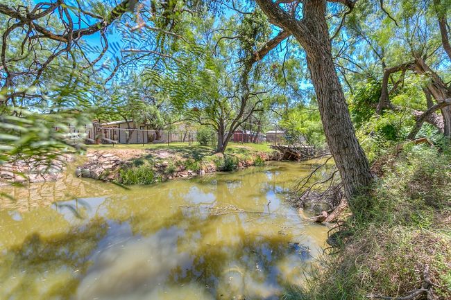 Backyard Water Access behind Gate | Image 6