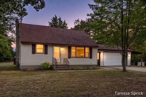14092 152nd Ave, Grand Haven, MI, 49417-9589 | Card Image