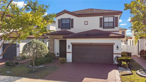 10521 W 35th Way, Hialeah, FL, 33018-2126 | Card Image