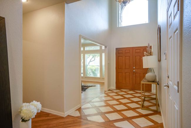 6003 Derek Trl, House other with 4 bedrooms, 4 bathrooms and null parking in Dallas TX | Image 4