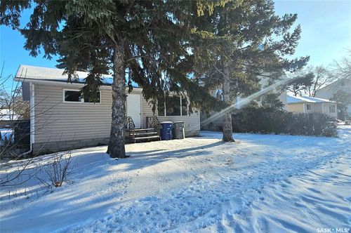323 Thompson St, Herbert, SK, S0H0C6 | Card Image