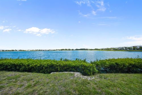 109-6-20860 San Simeon Way, Miami, FL, 33179 | Card Image
