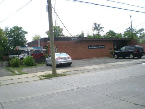 12821 Captial Street, Oak Park, MI, 48237 | Card Image