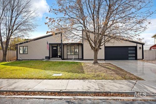 2556 4th Ave E, Twin Falls, ID, 83301-7518 | Card Image