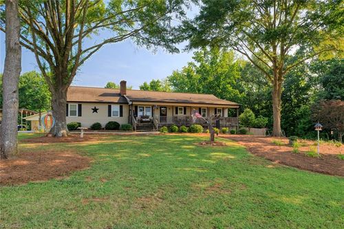 435 Wayne Gobble Rd, Linwood, NC, 27299-9038 | Card Image