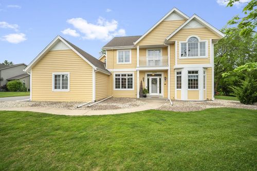 5429 W Yale Drive, Franklin, WI, 53132 | Card Image