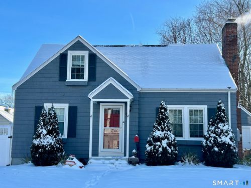 9 Robin Rd, Manchester, CT, 06042-3211 | Card Image