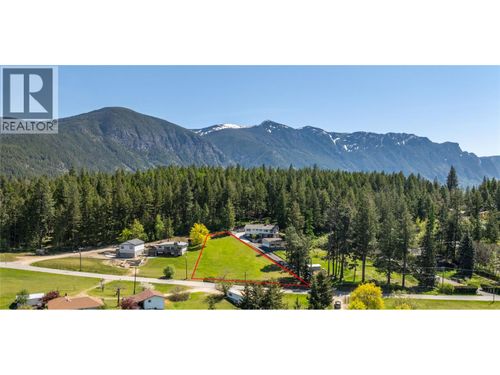 212 36th Ave N, Erickson, BC, V0B | Card Image
