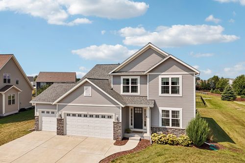 74 Weston Ridge Rd, Oconomowoc, WI, 53066-3409 | Card Image
