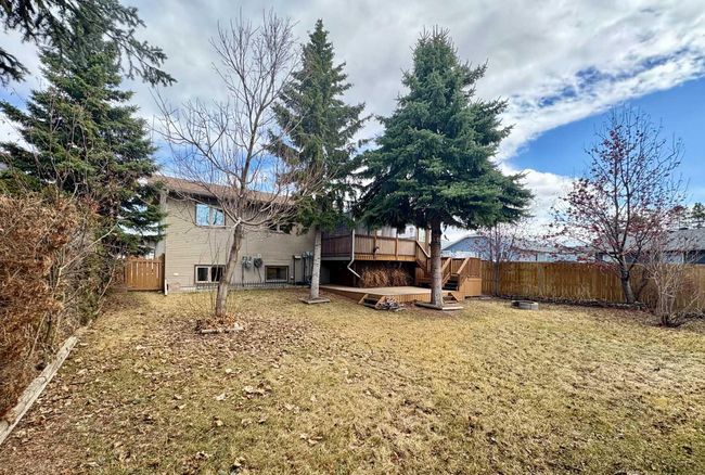 8 Willow Street, House other with 5 bedrooms, 3 bathrooms and 2 parking in Sylvan Lake AB | Image 4