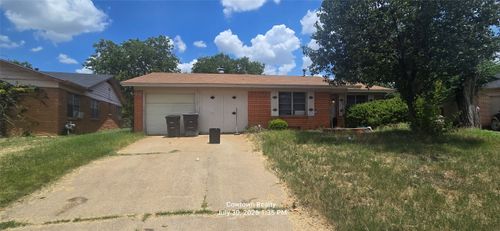 1053 Cole Ct, Fort Worth, TX, 76115-3617 | Card Image