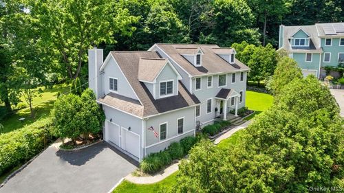 2 Saunders St, Hastings On Hudson, NY, 10706-3517 | Card Image