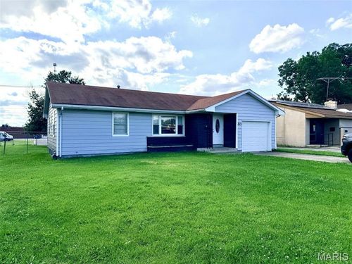 213 Clark Ave, Cape Girardeau, MO, 63701-5104 | Card Image