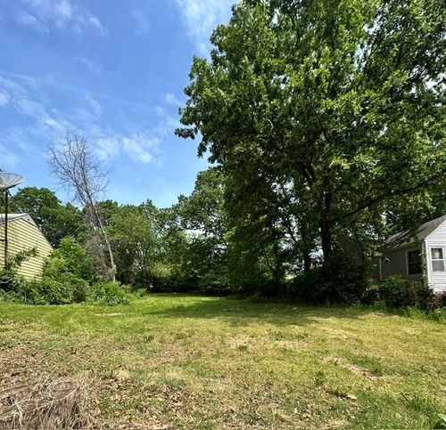 5116 E 40th Street, Kansas City, MO, 64130 | Card Image