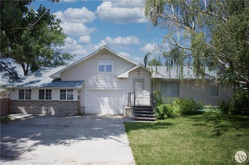 702 2nd St W, Hardin, MT, 59034-2009 | Card Image