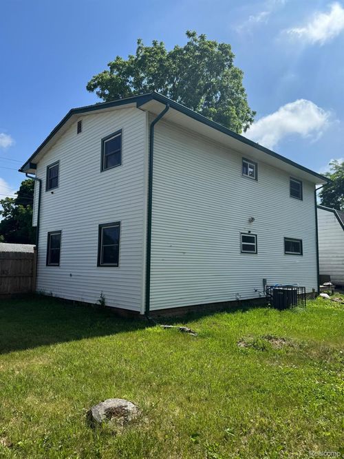 3039 Berkley St, Flint, MI, 48504-3203 | Card Image