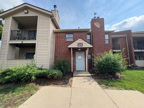 apt-104-1979 N Hicks Rd, Palatine, IL, 60074-2538 | Card Image
