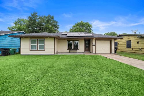 9118 St Lo Rd, Houston, TX, 77033-3321 | Card Image