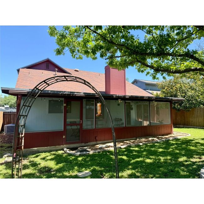 8112 Cache Dr, House other with 3 bedrooms, 2 bathrooms and 6 parking in Austin TX | Image 7