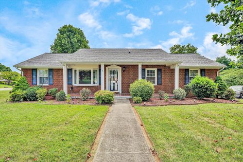 2200 Gloria Dr, Salem, VA, 24153-6617 | Card Image
