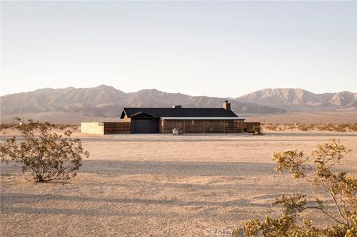 84328 Amboy Rd, 29 Palms, CA, 92277-8566 | Card Image